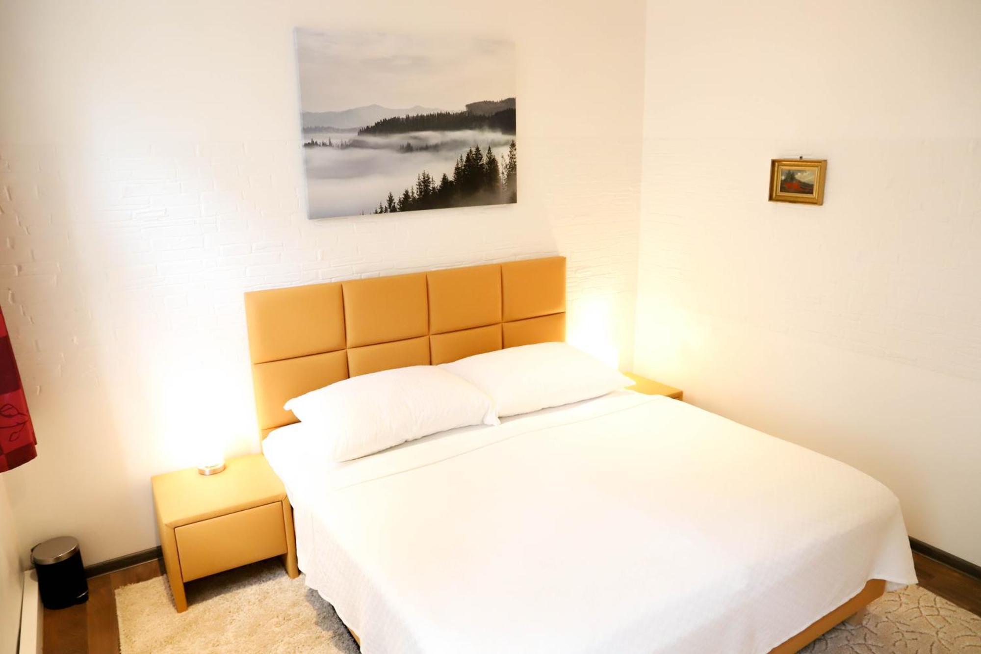 «go West» Guest Hostal *